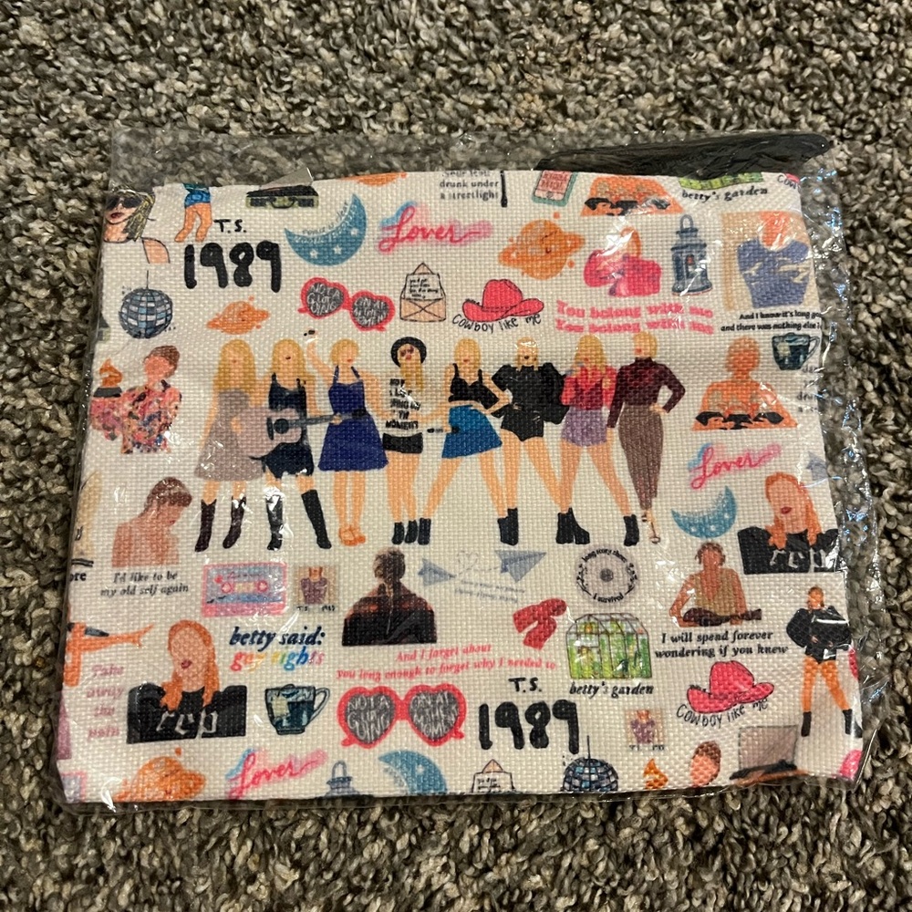 Taylor swift pouch